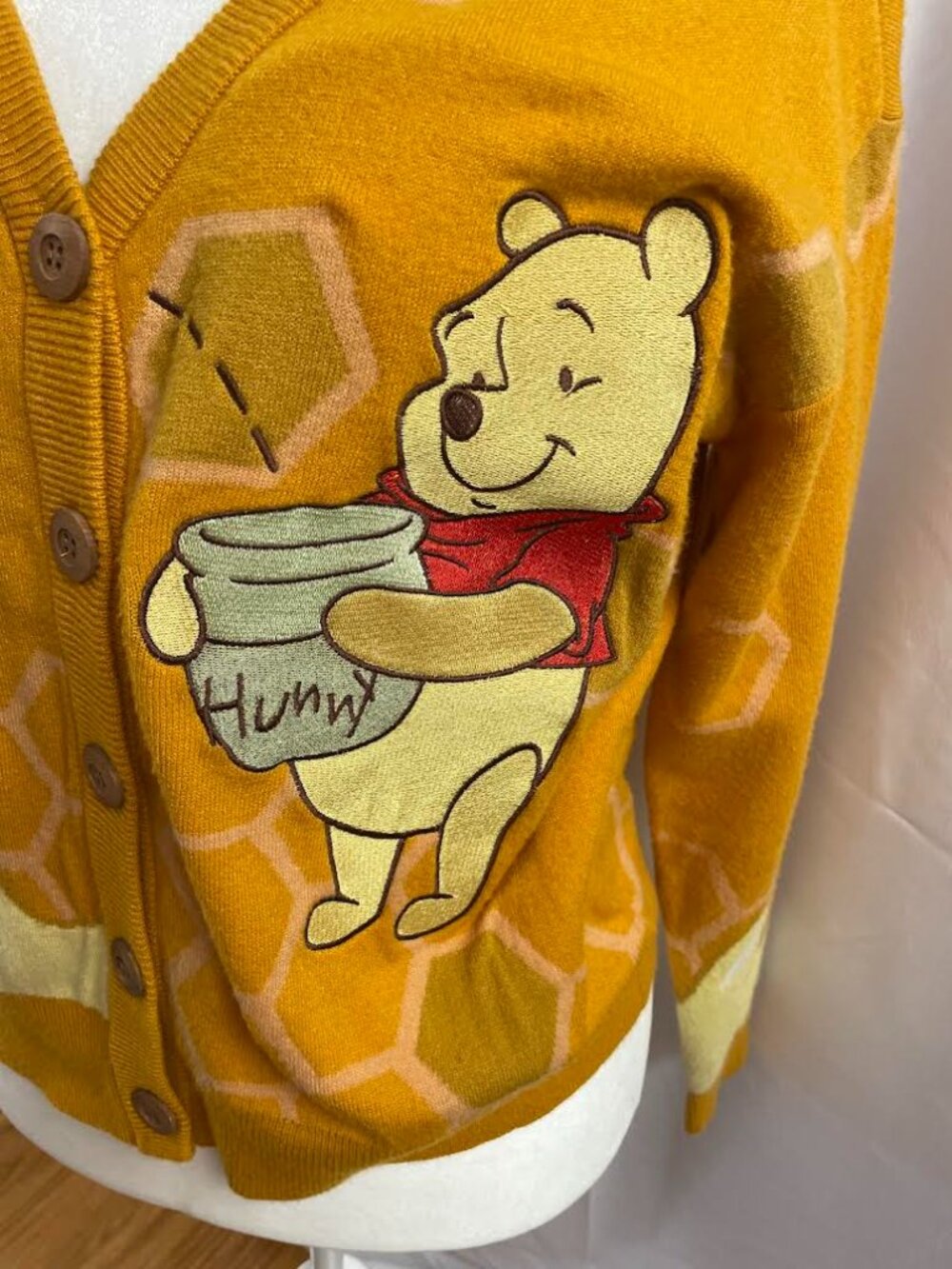 Disney Winnie the Pooh Honeycomb Pooh Bear - Picture 2 of 7
